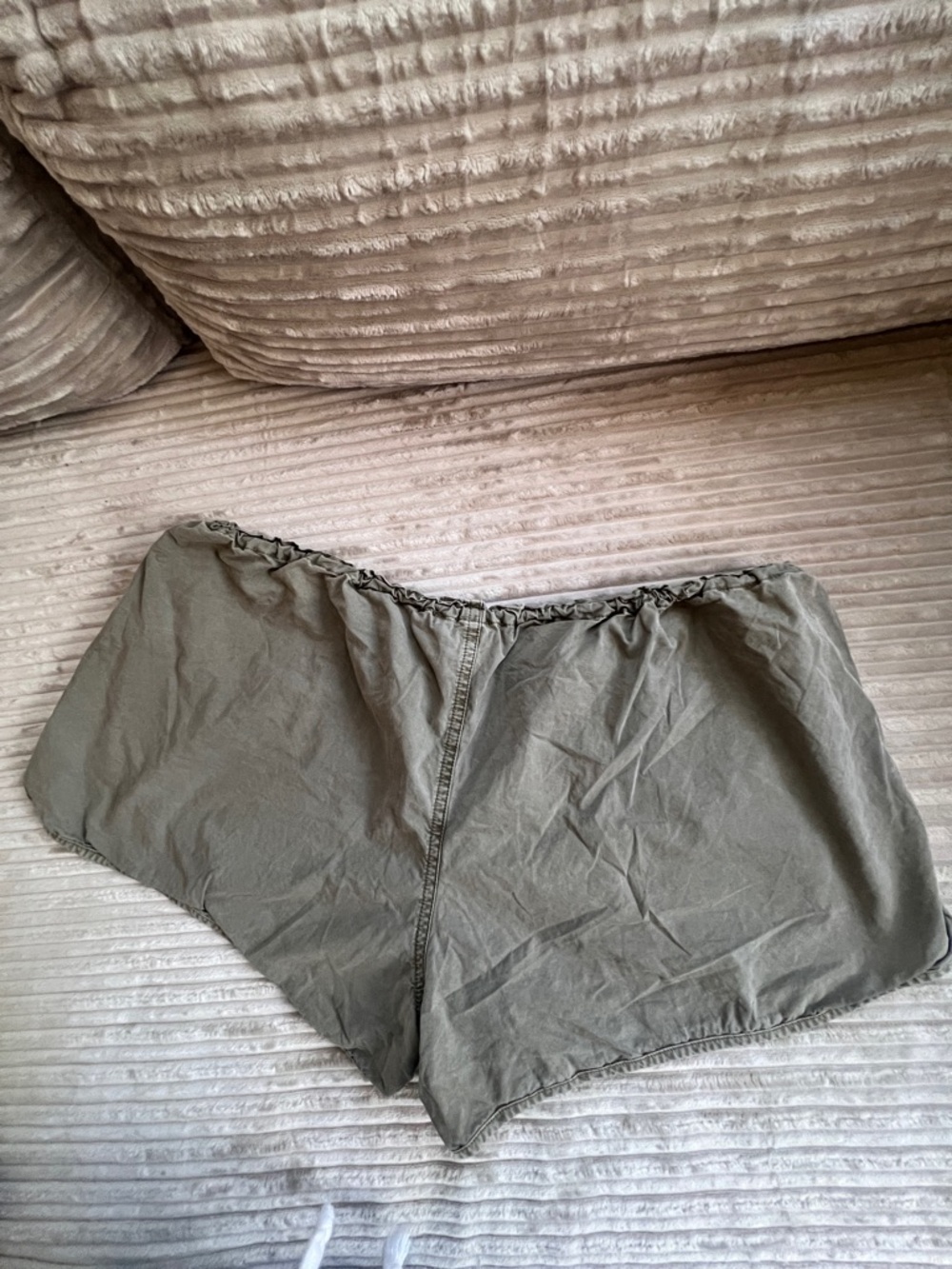 Urban Outfitters Olive Green Elastic-Waist Casual Athletic Shorts